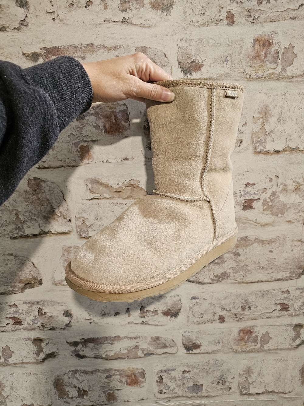 EMU Australia Bronte Lo Merino Wool Sheepskin Boots – Women's Size 9 (EU 40)